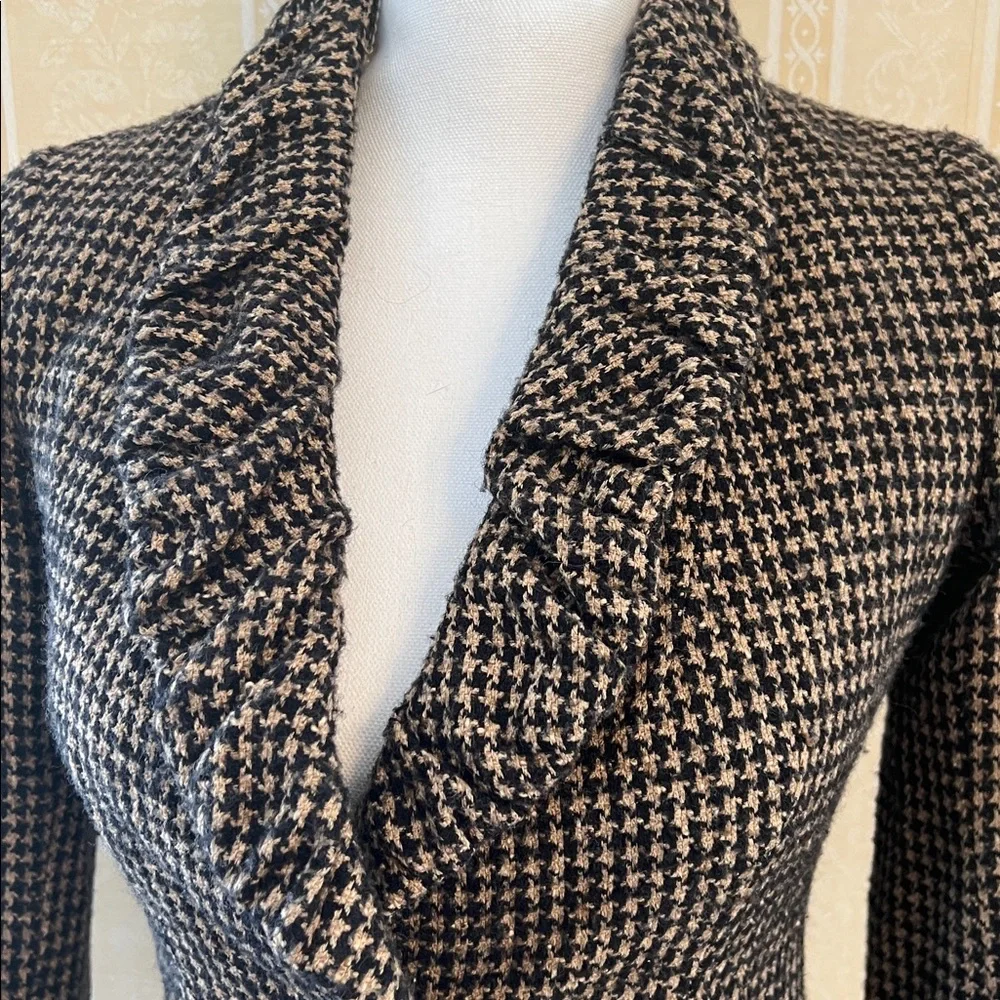 Anne Fontaine Black and Brown Houndstooth Ruffle-Trim Knit Blazer - Picture 2 of 5